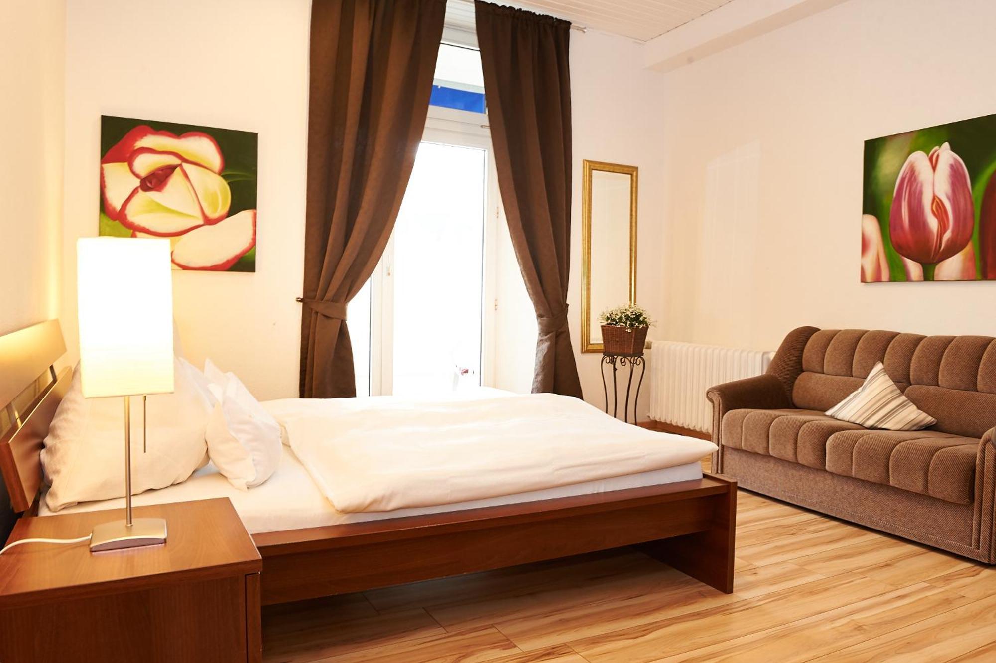 Vegan Hotel Und Restaurants Nicolay 1881 젤틴겐라티그 외부 사진