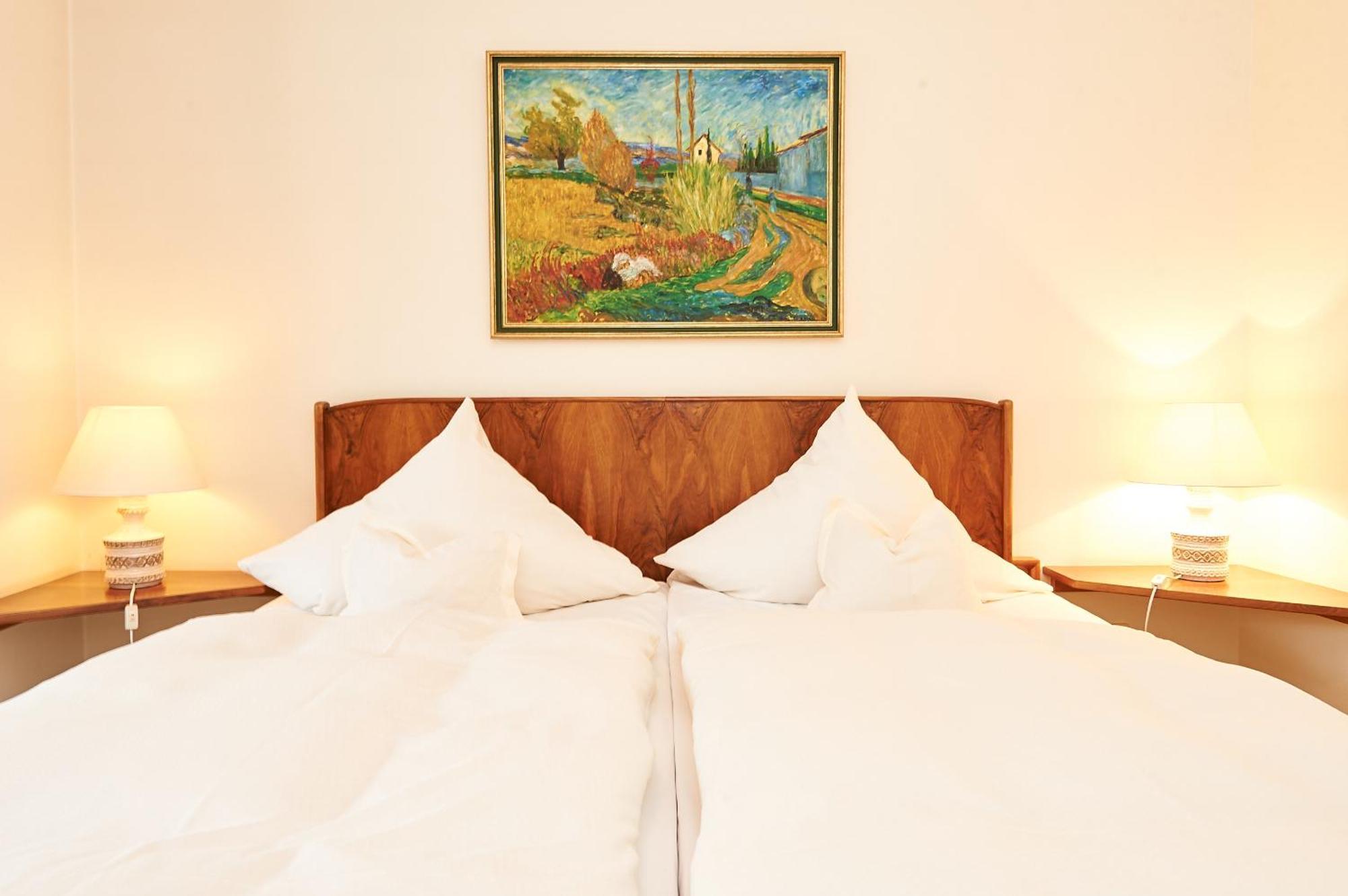 Vegan Hotel Und Restaurants Nicolay 1881 젤틴겐라티그 외부 사진