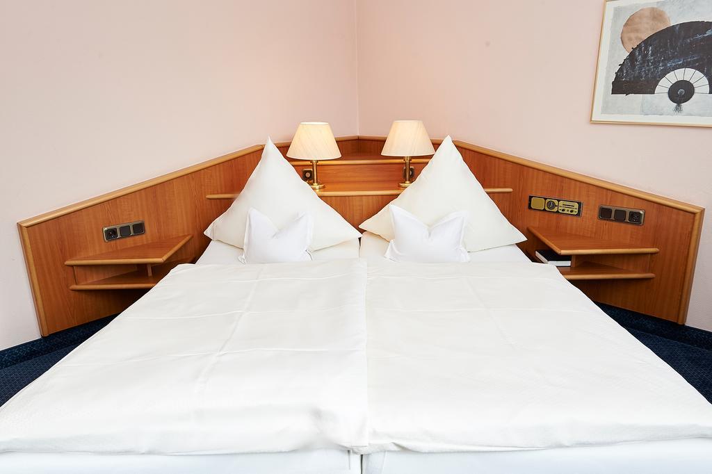 Vegan Hotel Und Restaurants Nicolay 1881 젤틴겐라티그 외부 사진